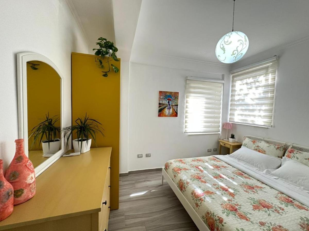 Sofia'S Holiday Apartment Vlore Luaran gambar